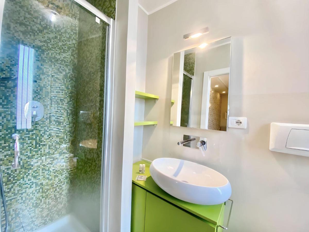 Viale Umbria Colorful And Cosy Studio Apartment Milan Luaran gambar