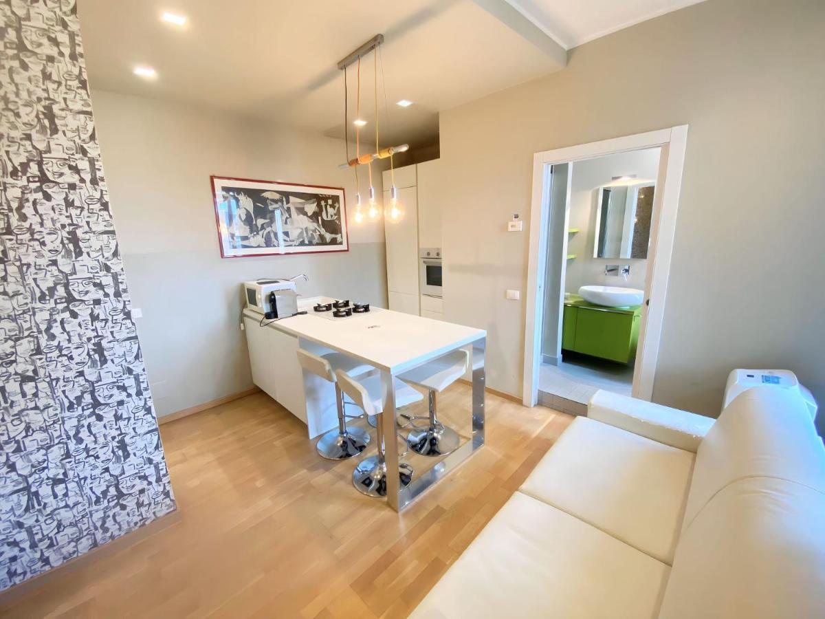 Viale Umbria Colorful And Cosy Studio Apartment Milan Luaran gambar