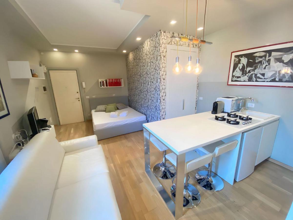 Viale Umbria Colorful And Cosy Studio Apartment Milan Luaran gambar